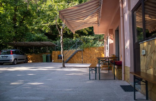 Castelbuono House | The little house in the woods for tourists