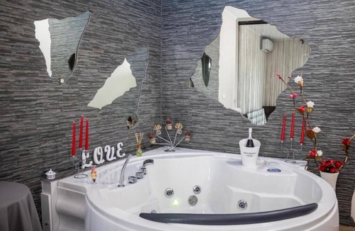 Adrano Bed & Breakfast | The Lux
