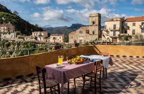 Savoca House | The Seven views holiday house