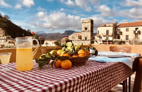 Savoca House | The Seven views holiday house