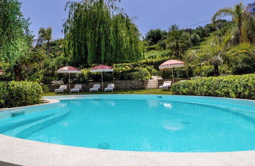 Naso Villa | The Sicily Lobster House