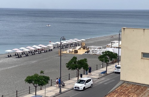 Ali Terme Apartment | The window to the sea of Alí terme. Beachfront apartment