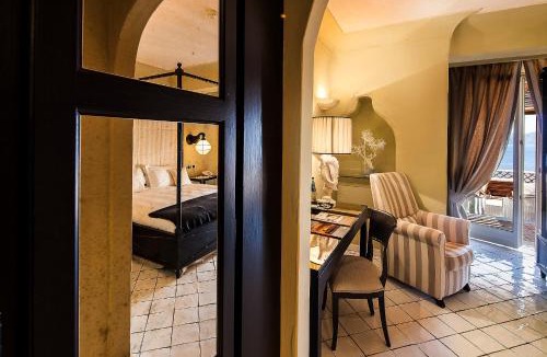 Vulcanello Hotel | Therasia Resort Sea and SPA - The Leading Hotels of the World