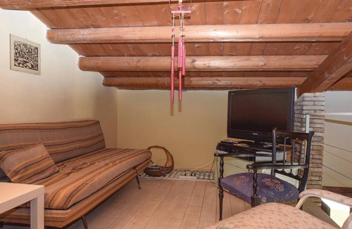 Vittoria House | This spacious Sicilian-style vacation home with private pool is located in the middle of a 20,000 m²