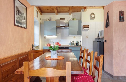 Fenis Apartment | Tillier Apartment with Mountain View and Wi-Fi