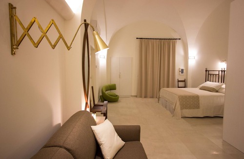 Gioia del Colle Bed & Breakfast | to the sottani b & b total comfort in the center. Very close to Matera, Alberobello, Bari