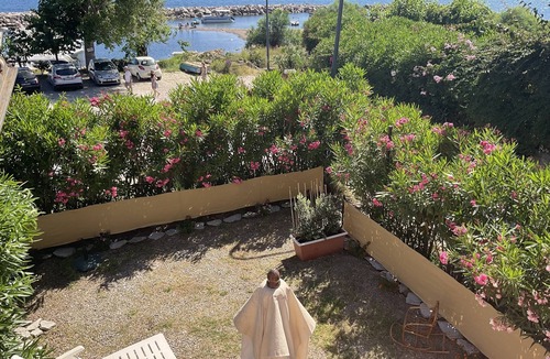 Trabia House | to two steps to sea holiday home Poseidonia