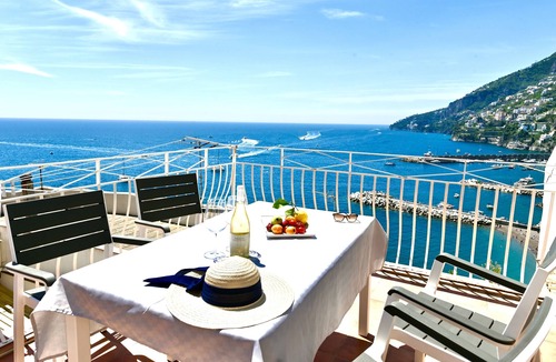 Amalfi House | Topfloor flat with Terrace & spectacular View