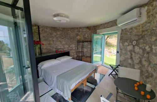 Historical Downtown Salerno Villa | Torre del Principe suite