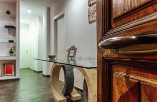 Messina Apartment | Tribunale Basement Apartment