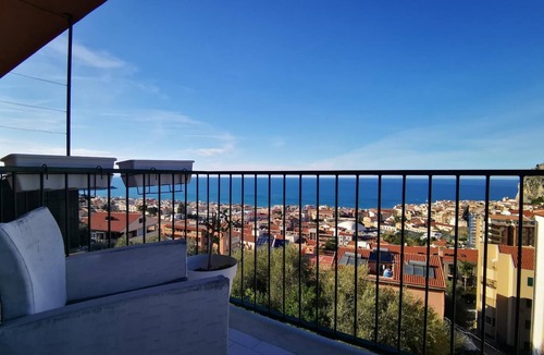 Cefalu Apartment | Triple Room with Balcony and Sea View