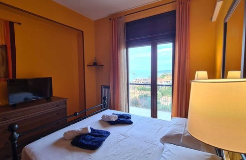 Tropea Apartment | Tropea Holiday Home : amazing terrace view and Parcking