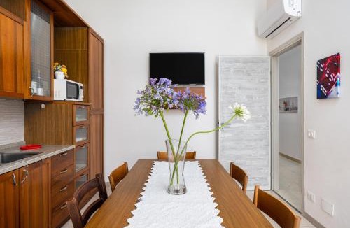 Salemi Apartment | tropical loft
