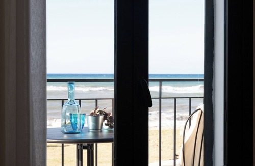 Castel Di Tusa House | Tusa Bay. Enjoy the sun and sea at 1BR House a few Steps Away From the Beach