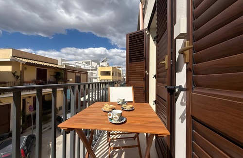 Marzamemi Apartment | Twin Room with Private Bathroom