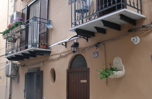Albergheria Apartment | "U 'Puddicinu" studio apartment, with bathroom and kitchenette