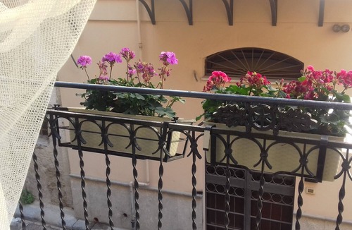 Albergheria Apartment | "U 'Puddicinu" studio apartment, with bathroom and kitchenette