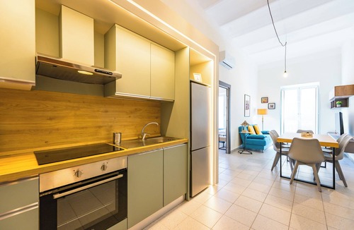 Vasto Apartment | Urban Retreat 76 - Two Bedroom Apartment, Sleeps 8