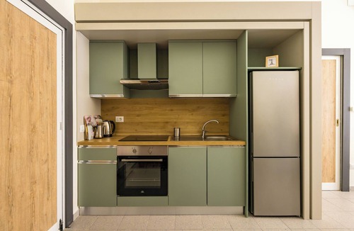 Vasto Apartment | Urban Retreat 76 - Two Bedroom Apartment, Sleeps 8