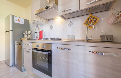 Sant'Alessio Siculo House | Vacation Home "Casa a 100 mt Dal Mare" with Private Balcony, Wi-Fi & A/C