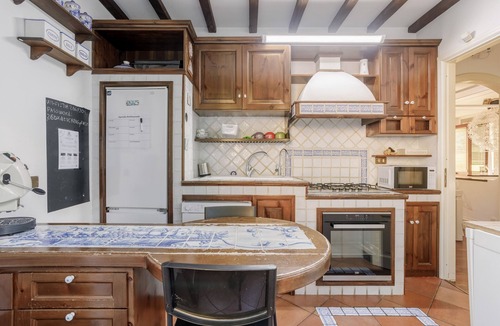 Mondello House | Vacation Home "Appartamento Villa Degli Ulivi" with Private Garden & Wi-Fi