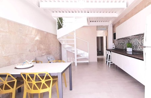 Casuzze House | Vacation home facing the sea