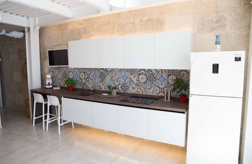 Casuzze House | Vacation home facing the sea