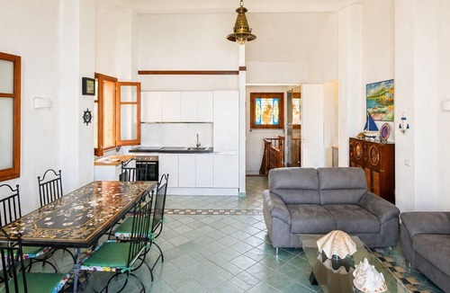 Scilla Apartment | Vacation home facing the sea in Scylla