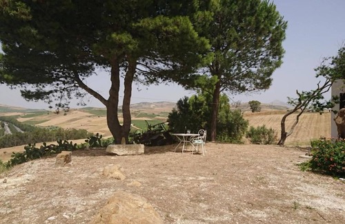 Calatafimi House | Vacation Home "Helimos Segesta" with Mountain View, Private Terrace & Wi-Fi