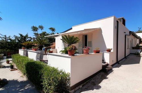 Camastra Villa | Vacation Home Villa Tropia
