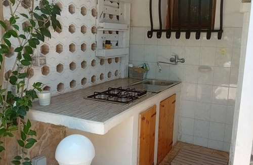 Leporano House | Vacation home within walking distance to the sea, ideal for families with outdoor garden