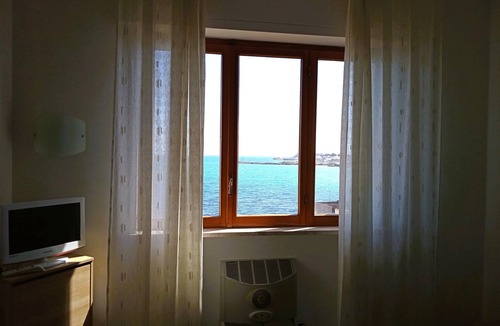 Torre a Mare Apartment | Vacation House facing the sea
