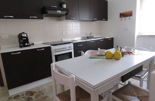 Grottasanta House | Vacation Rental Spicchi di Sole