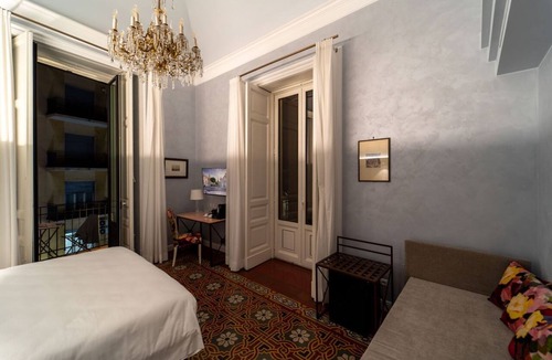Borgo-Sanzio House | Vasta Charming Rooms- ETNA superior room with balcony