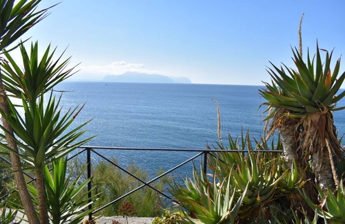 Aspra House | VEROSICILY Villa Acqua Chiara "Earth" Studio in Villa