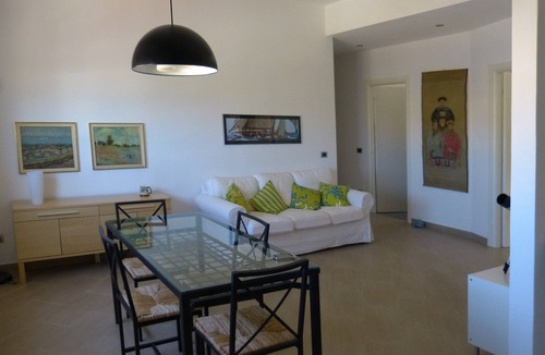 Pozzallo Apartment | Very bright beachfront apartment