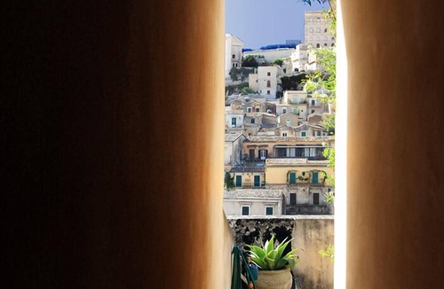 Modica House | Vico Muccio - historical house, finely restructured with a splendid view on the historical Baroque city of Modica