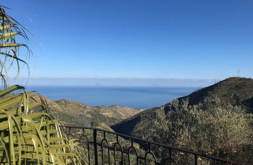 Santo Stefano di Camastra House | Villa S.leonardo Immersa Nella Campagna Siciliana nei Nebrodi Vicino Cefalù