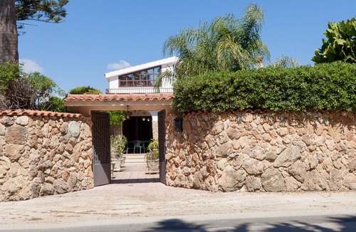 Arenella House | Villa 150 meters from the Costa Del Sole, Sand and Cliff, Amazing Sea .