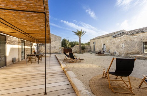 Rosolini Villa | Villa ∙ 4 bedrooms ∙ 8 guests