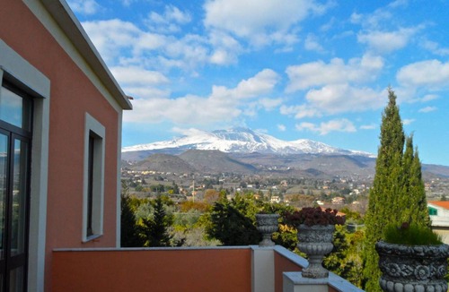 Viagrande Villa | Villa ∙ 4 bedrooms ∙ 9 guests