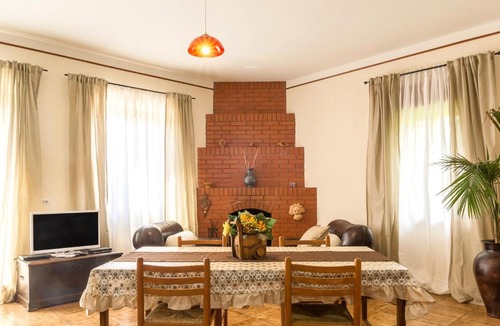 Motta Camastra House | Villa Adenu