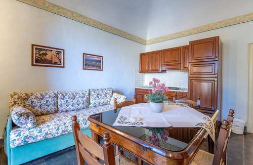 Casa Papa Apartment | Villa 'Aguglie - Suite Bouganville' with Shared Pool, Wi-Fi and Air Conditioning
