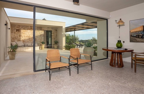 Avola Villa | Villa Amore 8, Emma Villas
