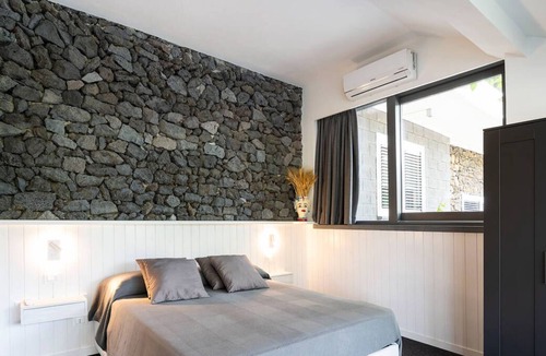 Scillichenti Apartment | Villa Anemone - Iris