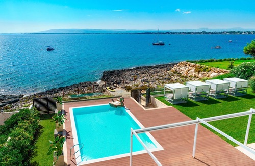 Plemmirio Villa | Villa Angela is a luxury property, private pool just 10 km south of Syracuse.