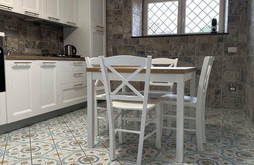 Torre del Greco Apartment | Villa Athanasia, in Vesuvius Park with a view of the entire Bay of Naples