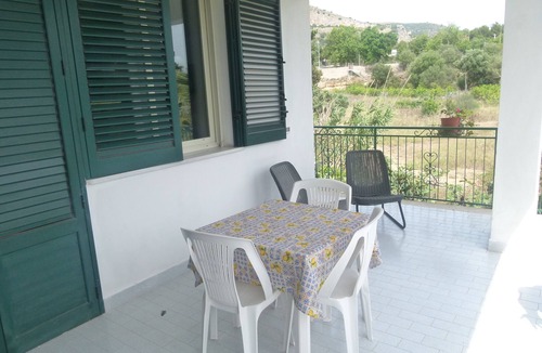 Aspra Apartment | Villa Aurora - Apartment in villa with pool