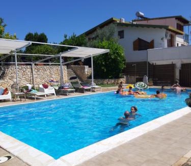 Syracuse House | Villa Belfronte