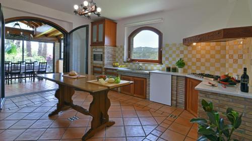 Acireale Villa | VILLA BIDDIZZA 10, Emma Villas